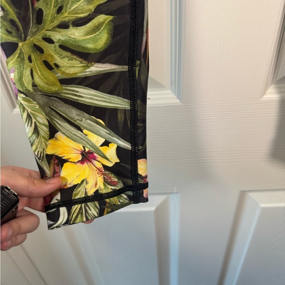 Stronger Label Vietnam Tropical Leggings Mid Rise Athletic Womens Size Small - Picture 4 of 6